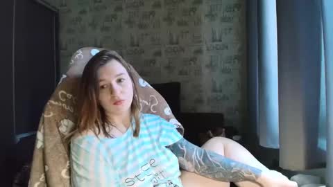 liliawoolf online show from February 17, 9:30 am