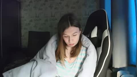 liliawoolf online show from April 27, 1:08 pm