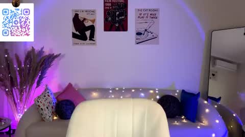 Lina online show from June 30, 11:15 pm