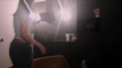 Snapshot of lililaluna chatting on December 3, 2:27 pm             ...  online show from December 3, 2:27 pm