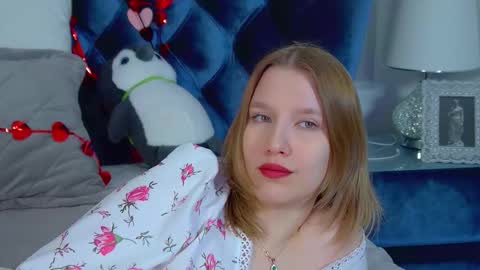 LiliLinn online show from February 17, 5:07 am