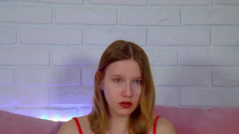 LiliLinn online show from May 4, 4:38 am