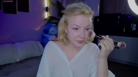 lililok101 online show from July 31, 2:45 am