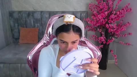 Snapshot of lilith_petit_sub chatting on January 24, 1:03 pm Lilith online show from January 24, 1:03 pm