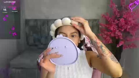 Snapshot of lilith_petit_sub chatting on September 12, 8:38 pm Lilith online show from September 12, 8:38 pm