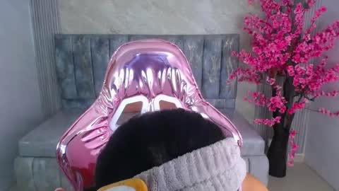 Snapshot of lilith_petit_sub chatting on January 31, 1:12 pm Lilith online show from January 31, 1:12 pm