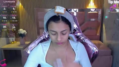 Snapshot of lilith_petit_sub chatting on February 11, 12:58 pm Lilith online show from February 11, 12:58 pm