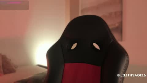 lilith_sage_ online show from November 22, 11:46 am