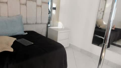 Welcome to Lilith room online show from May 14, 5:57 am