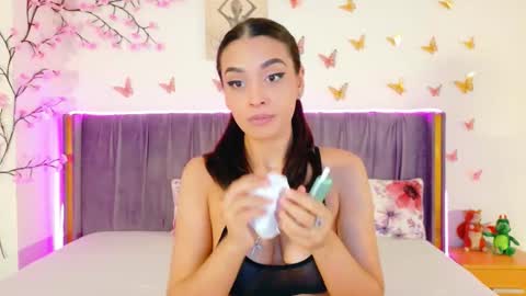 Lily online show from March 16, 9:02 am