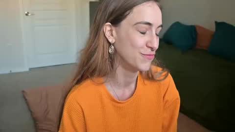 L online show from February 25, 8:53 pm