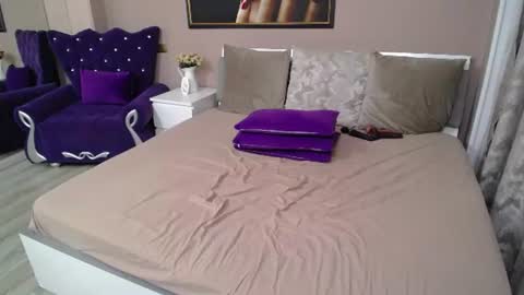 lilithreys online show from June 19, 9:24 am