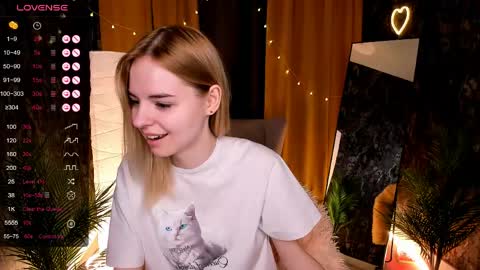 Lillian online show from April 28, 2:27 am