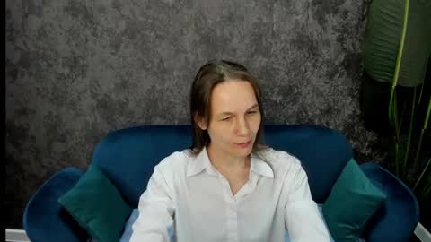 lillian_white1 online show from March 6, 8:08 am