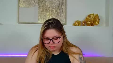 LillianHaig online show from March 15, 6:26 am