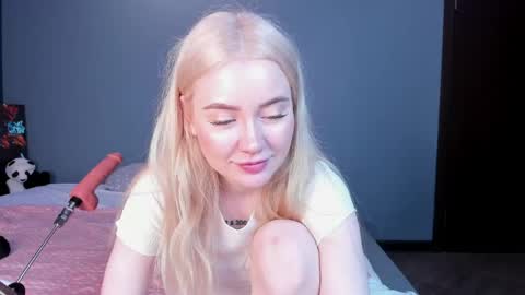 lillie_berry online show from May 1, 5:21 am