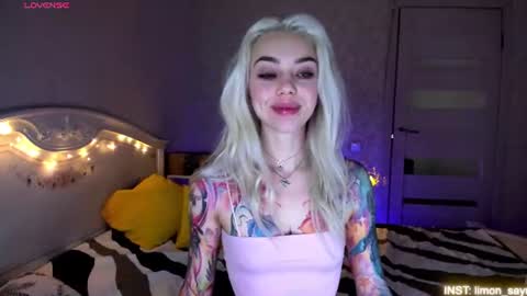 LilliMoore online show from July 20, 11:05 pm