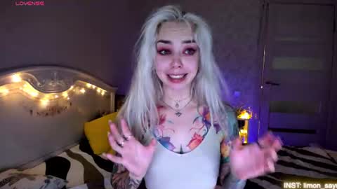 LilliMoore online show from July 28, 11:48 pm