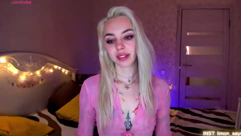 LilliMoore online show from June 19, 12:26 am