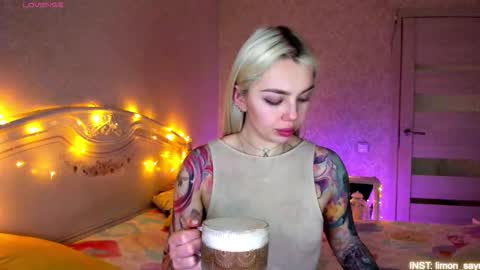 LilliMoore online show from March 16, 11:19 pm