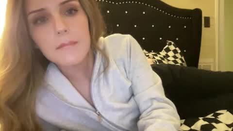 lilly_adams88 online show from April 29, 3:43 am
