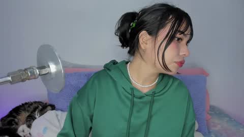 Snapshot of lilly_kinky chatting on January 26, 2:35 am Lilly online show from January 26, 2:35 am