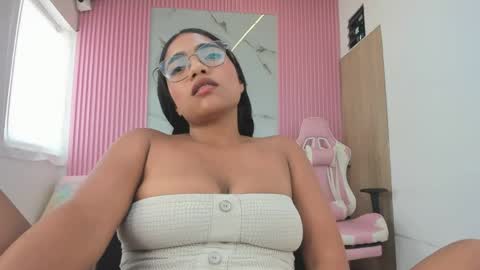lillyy16 online show from April 30, 5:40 pm