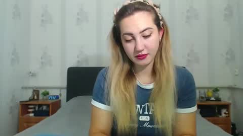 lilu_cute25 online show from October 27, 9:53 pm