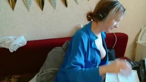 Lily dollyx online show from February 18, 10:58 am