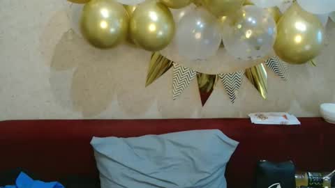 Lily dollyx online show from February 8, 2:10 pm