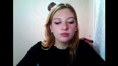 lily_ember online show from September 18, 8:18 pm