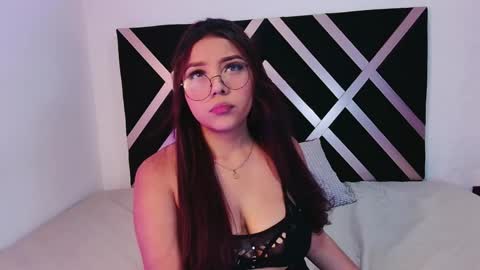 Snapshot of lily_evaans_ chatting on October 3, 4:28 am Lily Evans online show from October 3, 4:28 am