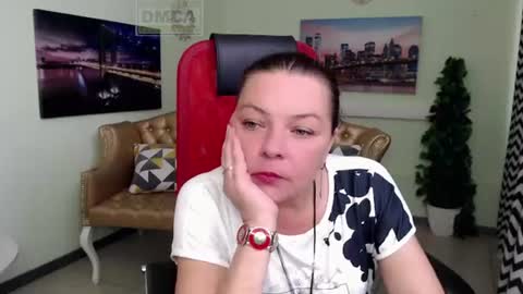 Lily online show from June 18, 6:37 am