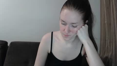 lily_love_x online show from June 14, 2:24 am