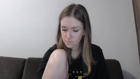 lily_love_x online show from August 4, 4:51 am