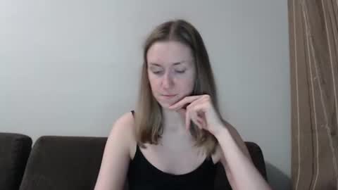 lily_love_x online show from July 17, 1:43 am