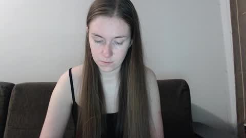 lily_love_x online show from September 12, 11:56 pm