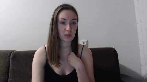 lily_love_x online show from November 18, 12:44 am