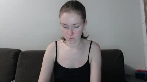 lily_love_x online show from May 4, 2:48 am