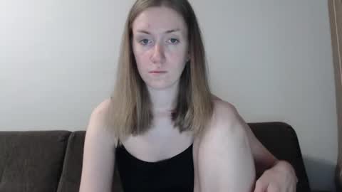 lily_love_x online show from July 9, 1:08 am