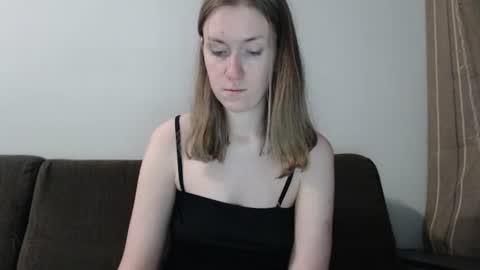 lily_love_x online show from July 10, 1:17 am