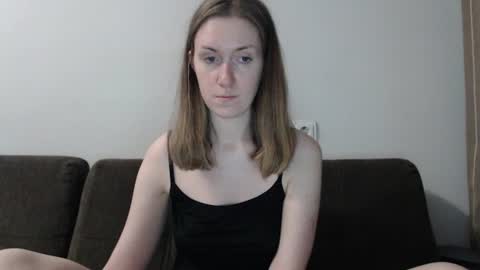 lily_love_x online show from July 16, 1:32 am