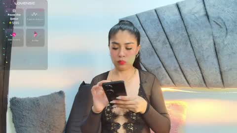 LILY MEGHAN online show from June 5, 8:15 pm