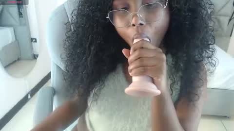 lily_mendoza online show from June 10, 8:18 pm