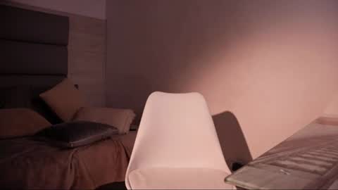 Lily Miiller online show from July 18, 9:28 pm
