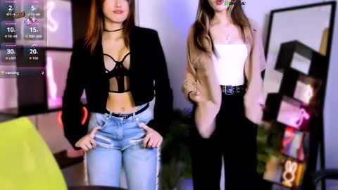 Lily online show from October 15, 8:00 pm