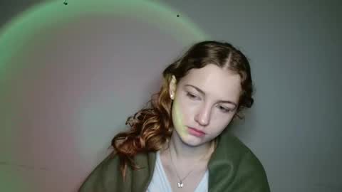 small lily online show from January 19, 7:04 am