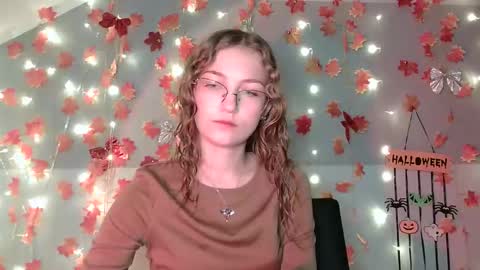 small lily online show from October 13, 1:03 pm