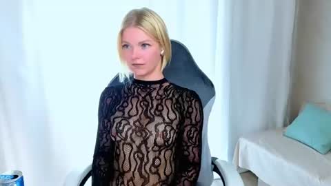 lilydavisss online show from July 21, 4:24 am