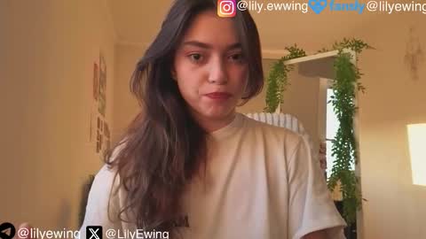 Snapshot of lilyewing_ chatting on September 8, 4:06 pm Lily online show from September 8, 4:06 pm